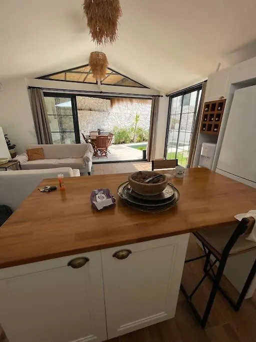 Oezel Havuzlu Kiralik Tas Villa Kusadasi 0*,  Turkey