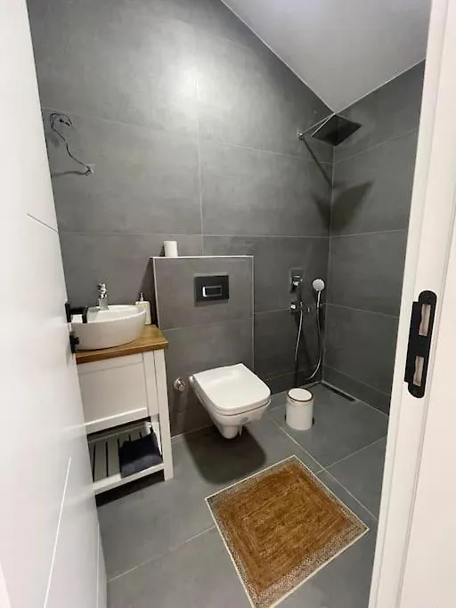 Oezel Havuzlu Kiralik Tas Villa Kusadasi Turkey