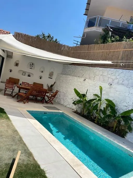 Oezel Havuzlu Kiralik Tas Villa Kusadasi 0*,  Turkey
