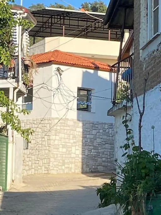 Oezel Havuzlu Kiralik Tas Villa Kusadasi Turkey