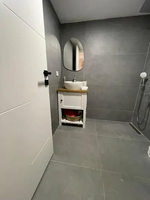 Oezel Havuzlu Kiralik Tas Villa Kusadasi